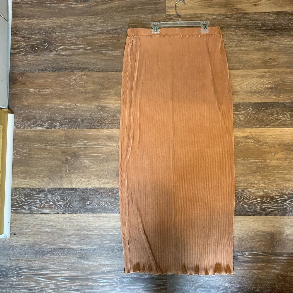 Gold Maxi Skirt 🤩